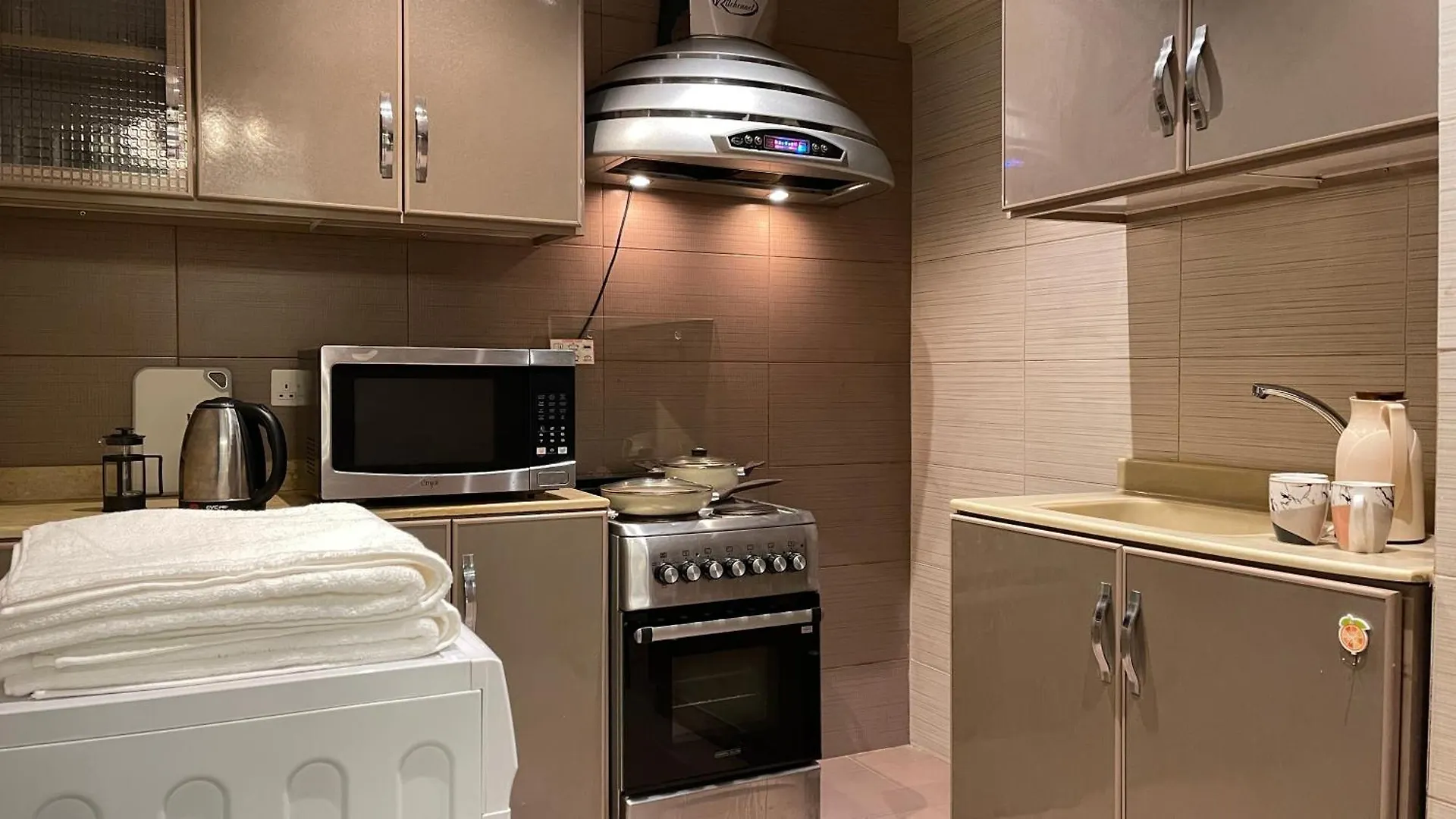 L1 Ivory Elegance Studio With Kitchen Riyadh Saudi Arabia