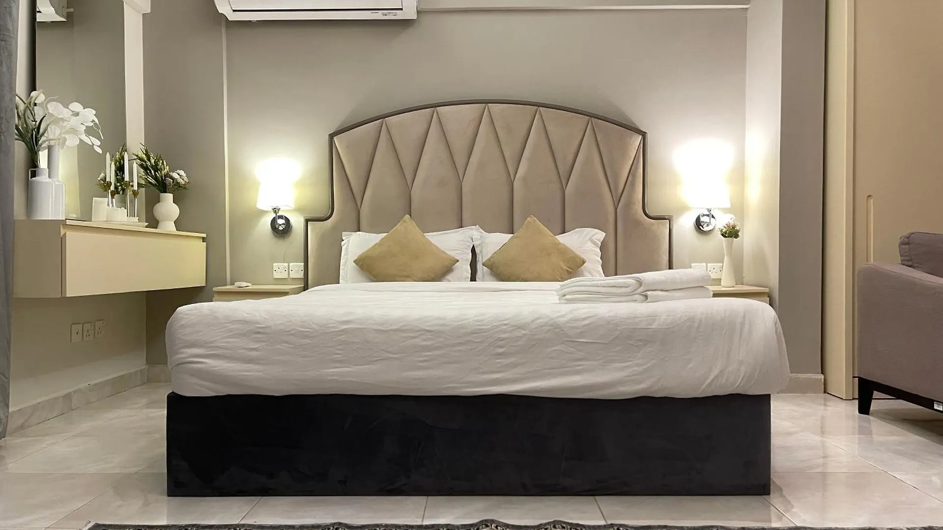 L1 Ivory Elegance Studio With Kitchen Riyadh Apartment